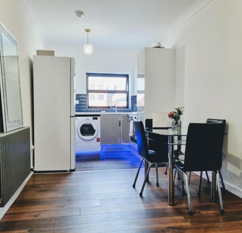 Beautiful Modern Apartment On Wick Lane London Ngoại thất bức ảnh