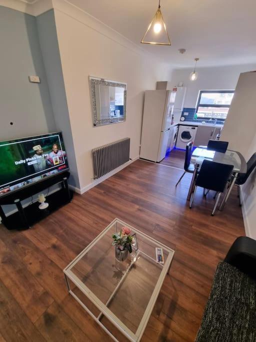 Beautiful Modern Apartment On Wick Lane London Ngoại thất bức ảnh