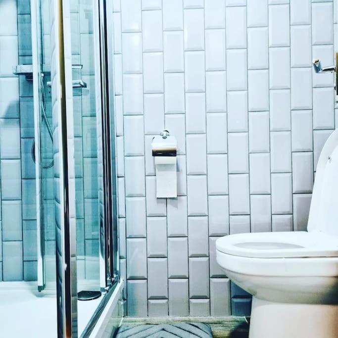 Beautiful Modern Apartment On Wick Lane London Ngoại thất bức ảnh