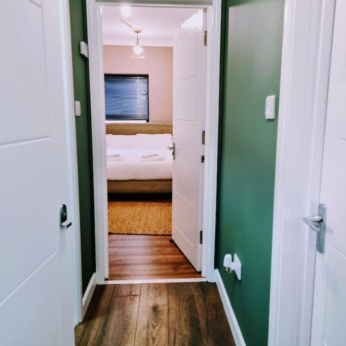 Beautiful Modern Apartment On Wick Lane London Ngoại thất bức ảnh